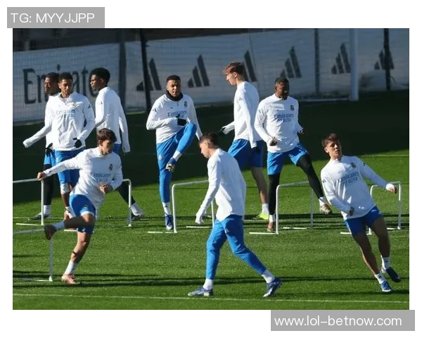 欧冠震撼战役里昂狂胜皇马五球大捷引发全场沸腾