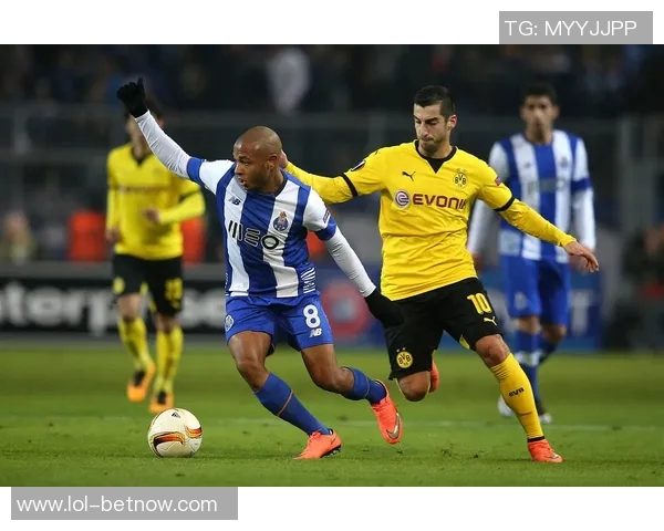 波尔图大胜热刺4-0晋级国王杯四强全场精彩瞬间回顾