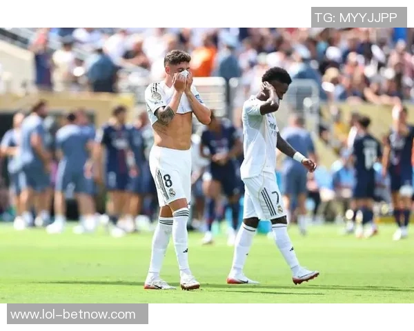 足总杯精彩对决皇马狂胜那不勒斯引发全场热烈反响